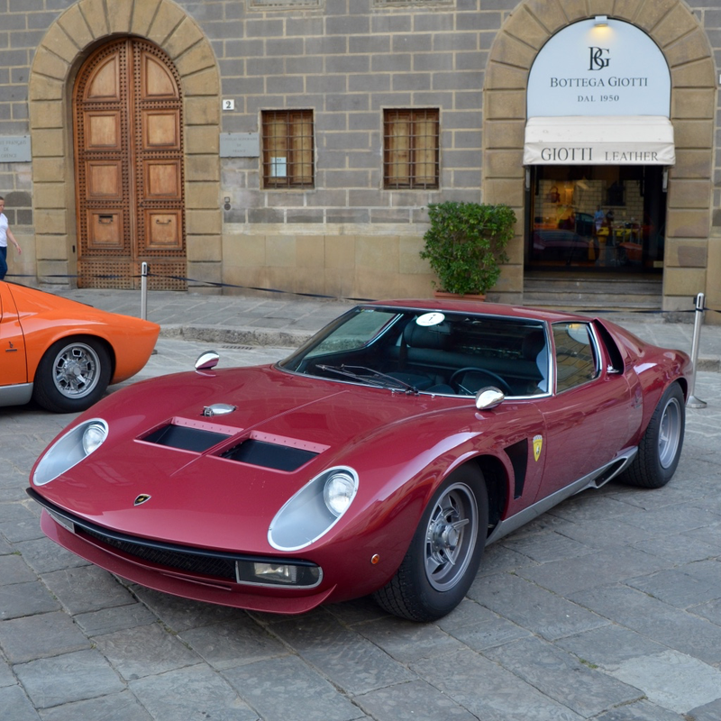 Illustration for article titled Random Lambo rally outside my hotel (Florence, Italy)